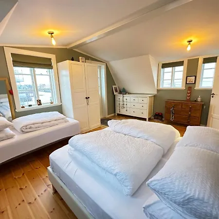 A New House That Is A Mix Of An Historic House Holiday home *