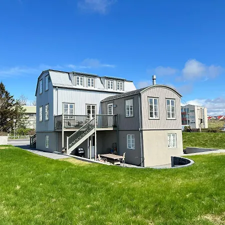 A New House That Is A Mix Of An Historic House Reykjavik
